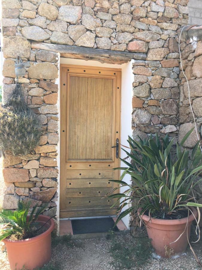 Caseddu Di Chjarastella Figari  Εξωτερικό φωτογραφία